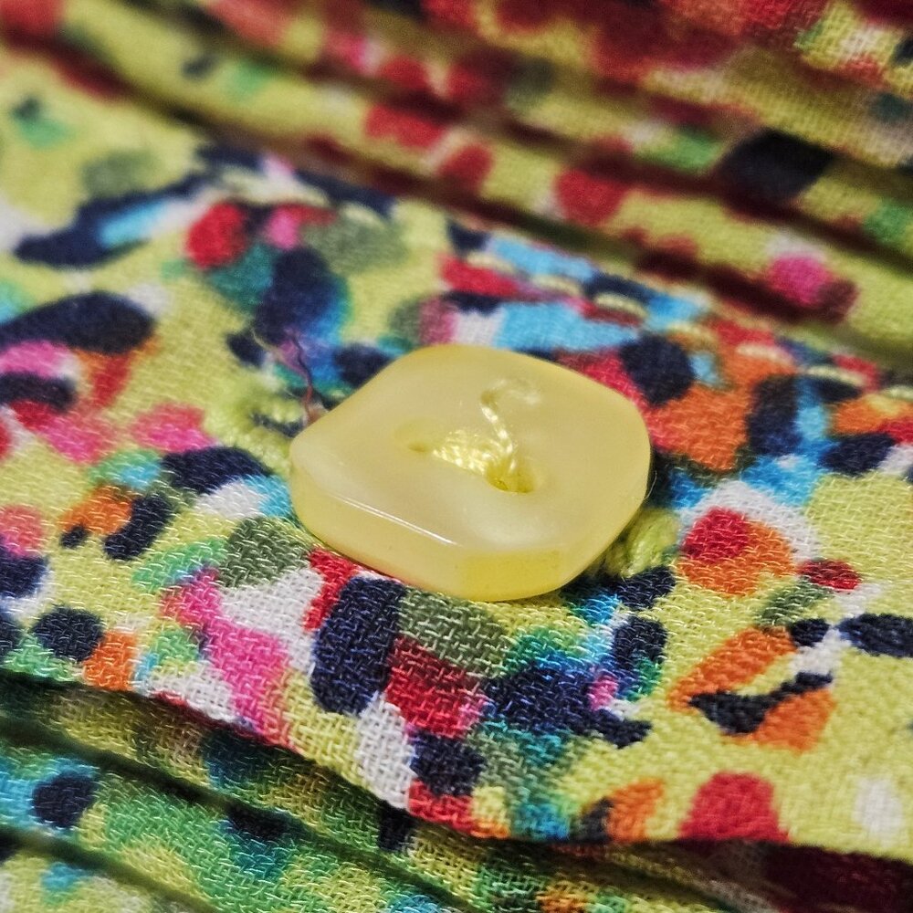 Woman’s Essentials by Milano Colorful Sleeveless Button Down Blouse 1X Like New! - Picture 14 of 15